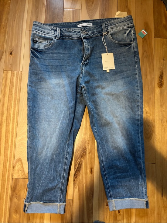 KanCan Denim - KanCan Medium Wash Blue Women’s high rise capris